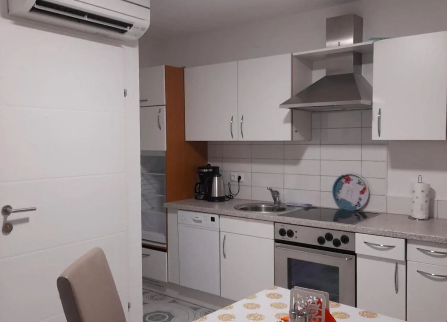 Apartmani Donella 우마그
